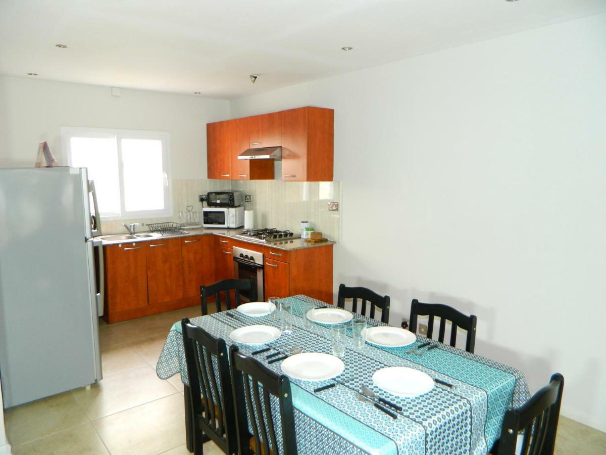 Ariel Beach Villa* Grand Baie Bagian luar foto