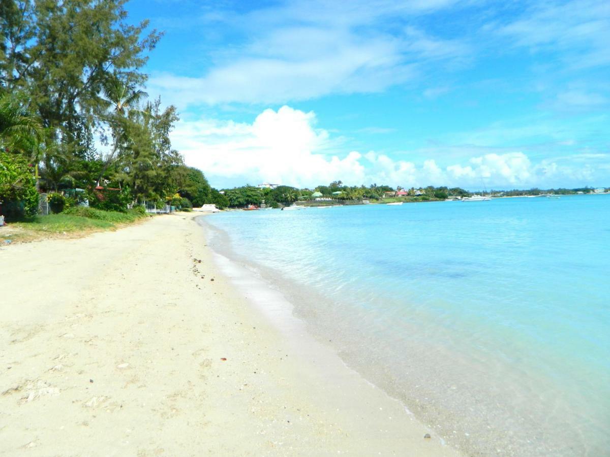 Ariel Beach Villa* Grand Baie Bagian luar foto