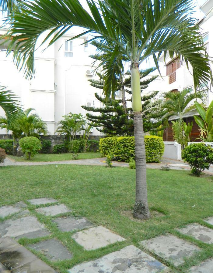 Ariel Beach Villa* Grand Baie Bagian luar foto