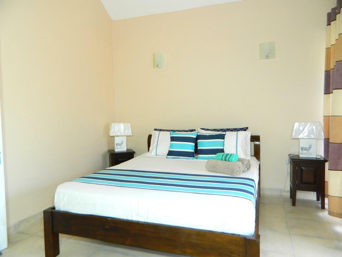 Ariel Beach Villa* Grand Baie Bagian luar foto